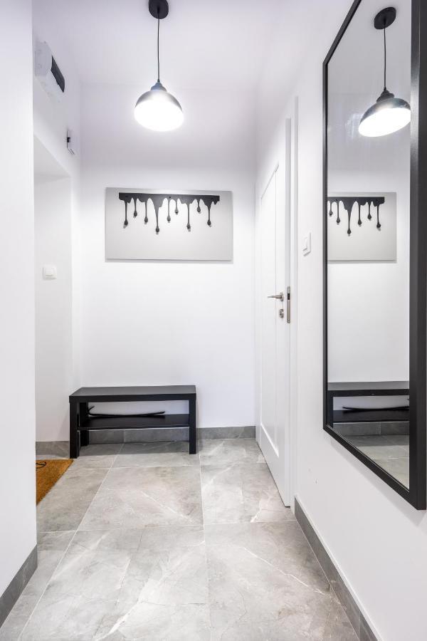 Pod Arkadami Appartement Warschau Buitenkant foto